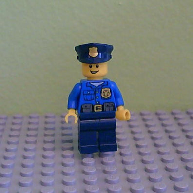LEGO Minifigure-Police - Gold Badge, Police Hat, Open Grin-Holiday / Christmas-HOL042-Creative Brick Builders